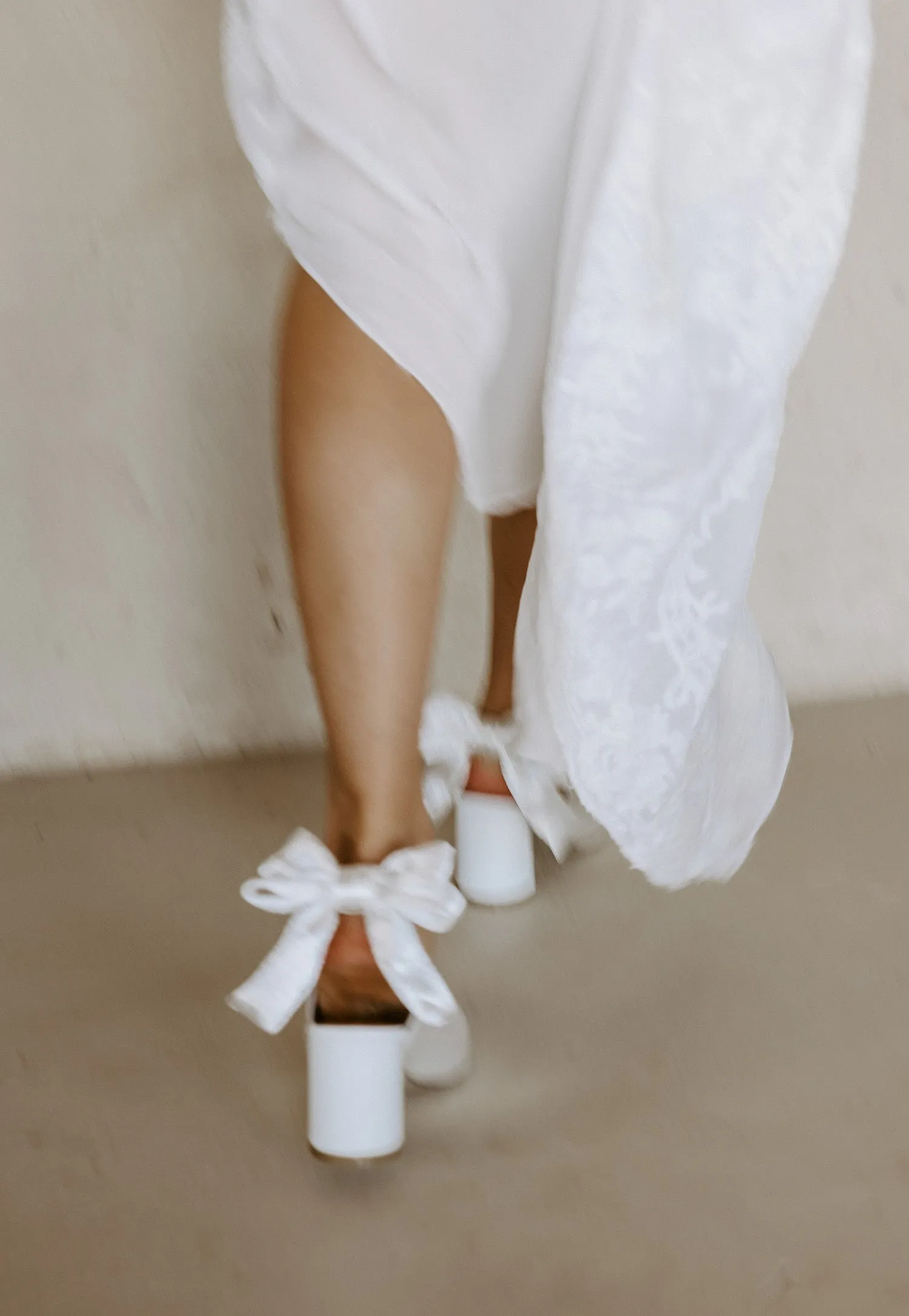 GARDENIA - CLOSED TOE SATIN BRIDAL HEELS WITH BOW