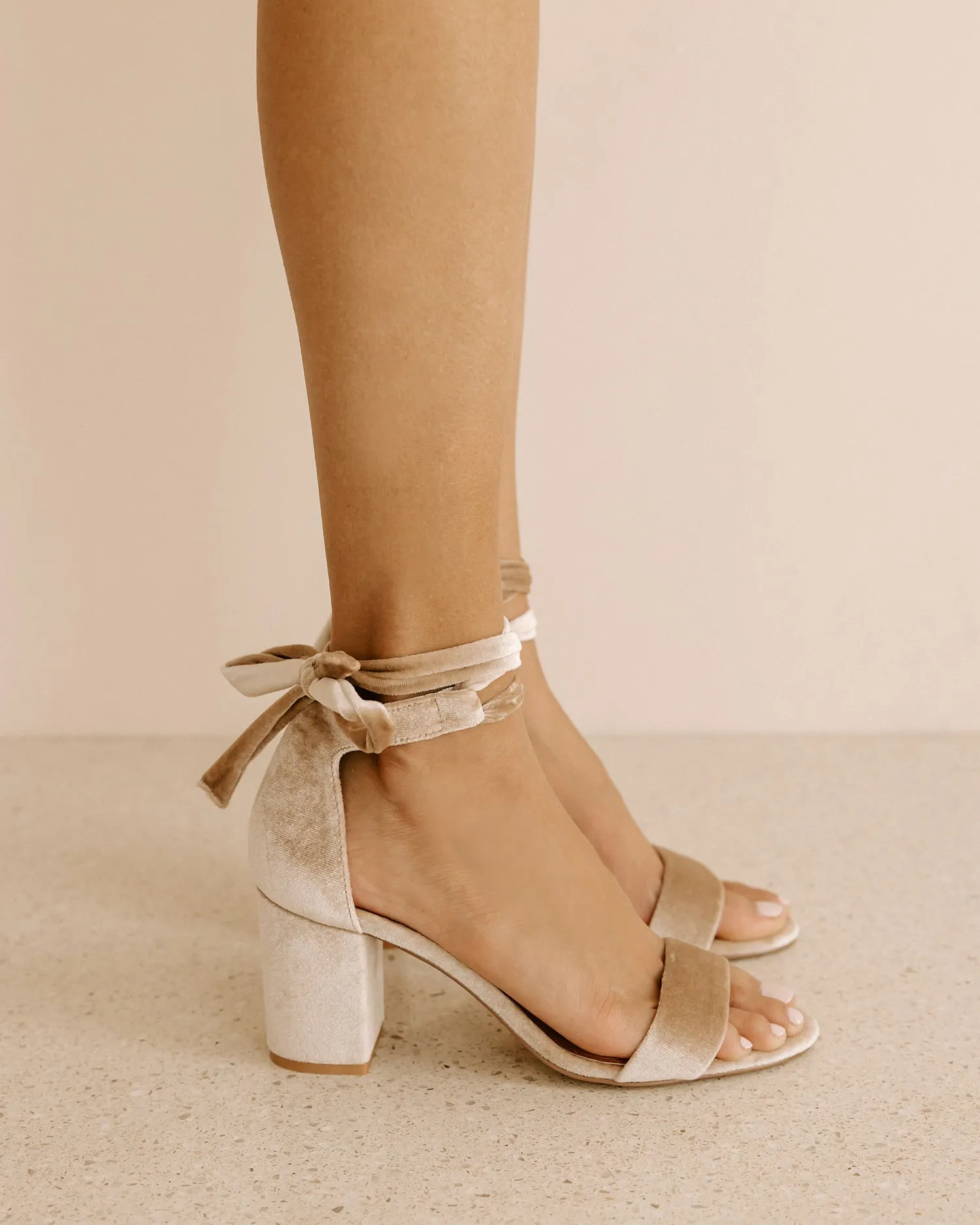 SISTER - NUDE VELVET BLOCK HEEL SHOES