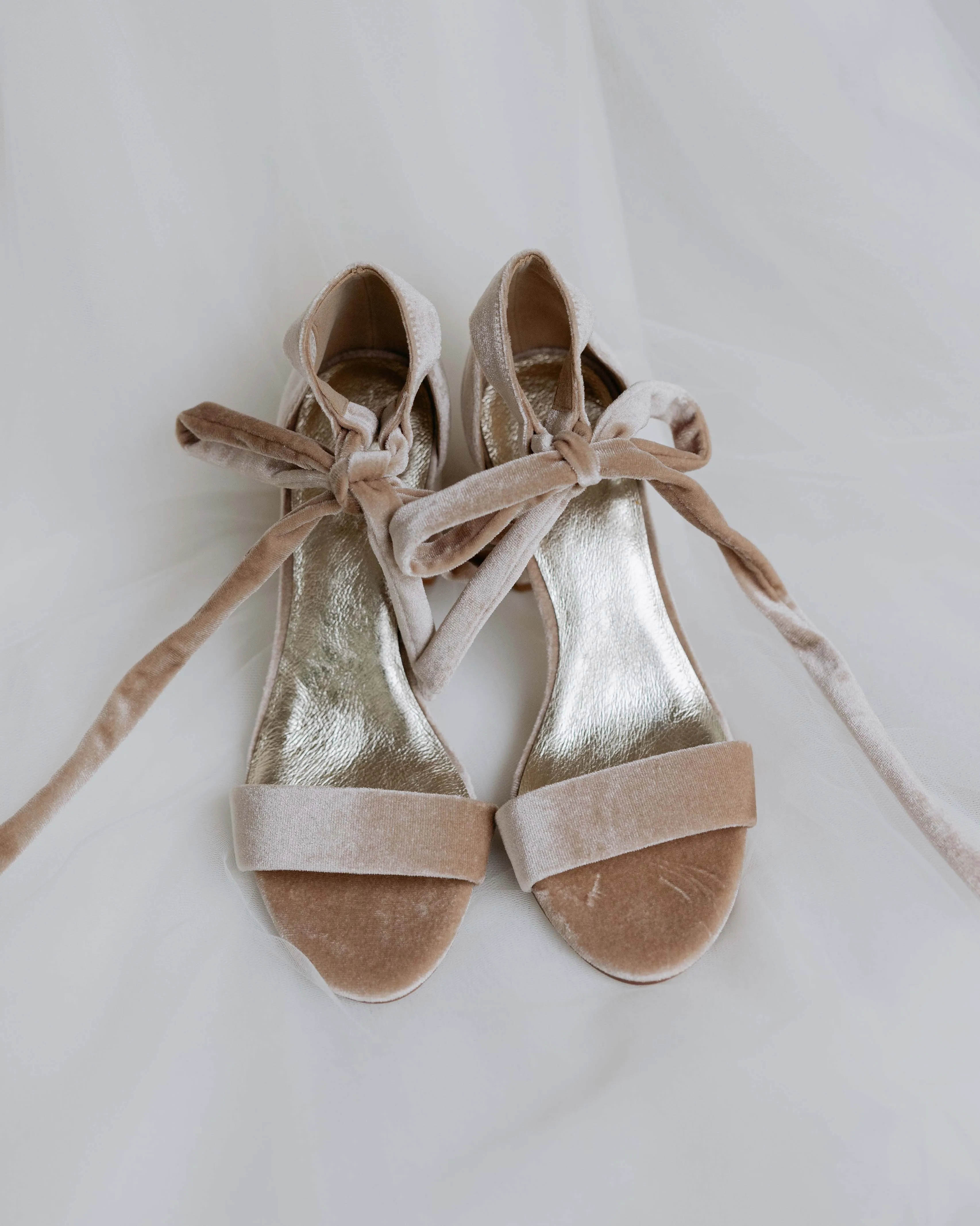 SISTER - NUDE VELVET BLOCK HEEL SHOES